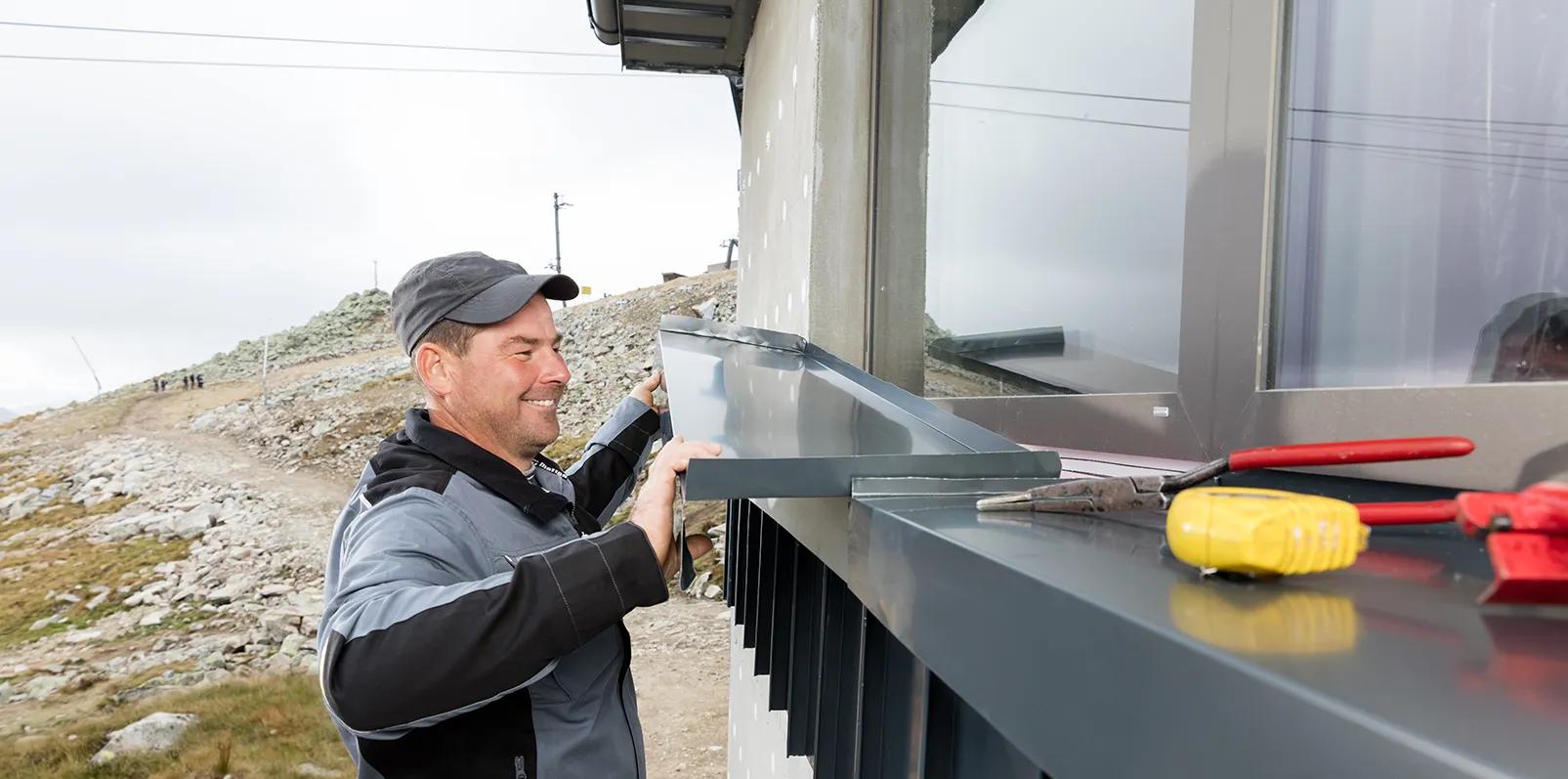 Slika -  Rekonstrukcija zgrade kamene planinarske kuće Kamenna chata pod planinom Hopok
