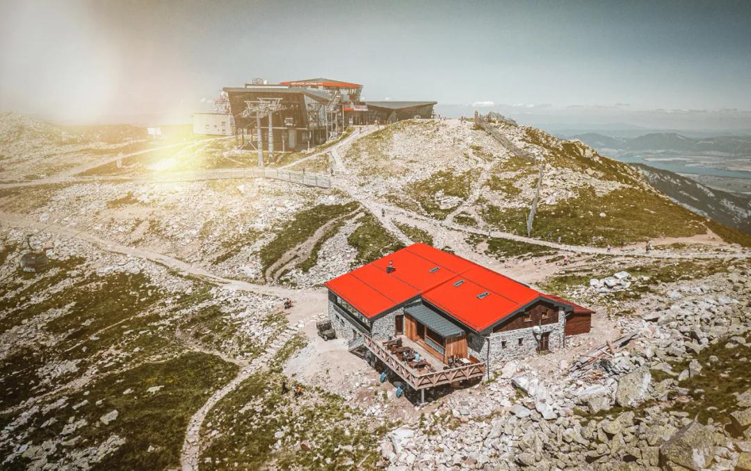 Kamenna chata pod hopokom – 1985 m n.v.