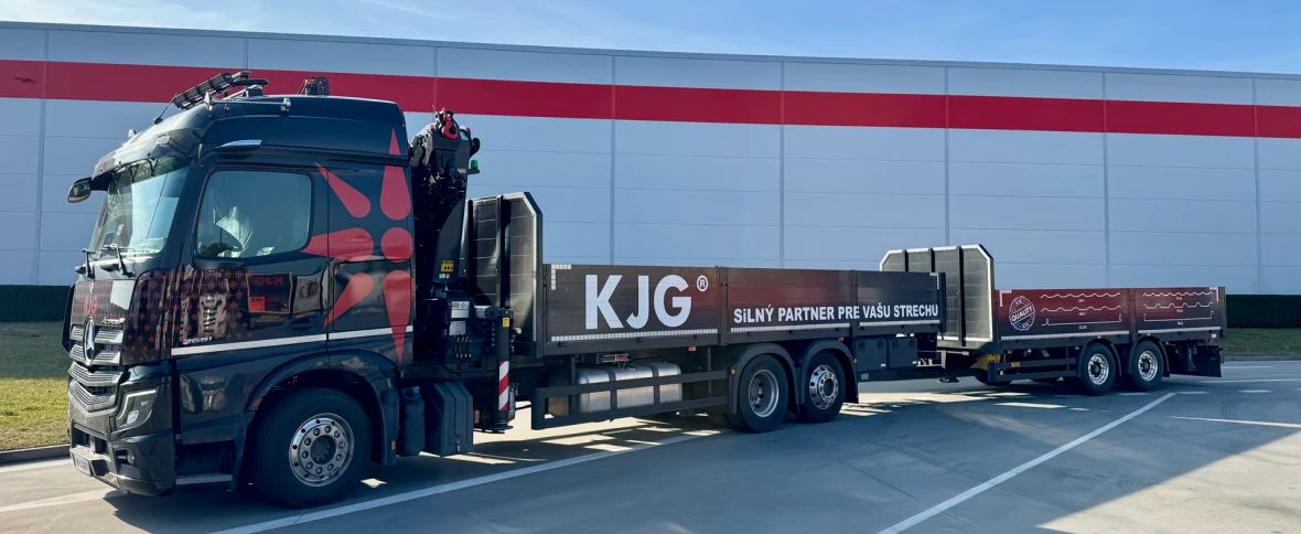 Slika - Kamioni s hidrauličnom rukom i prikolicom